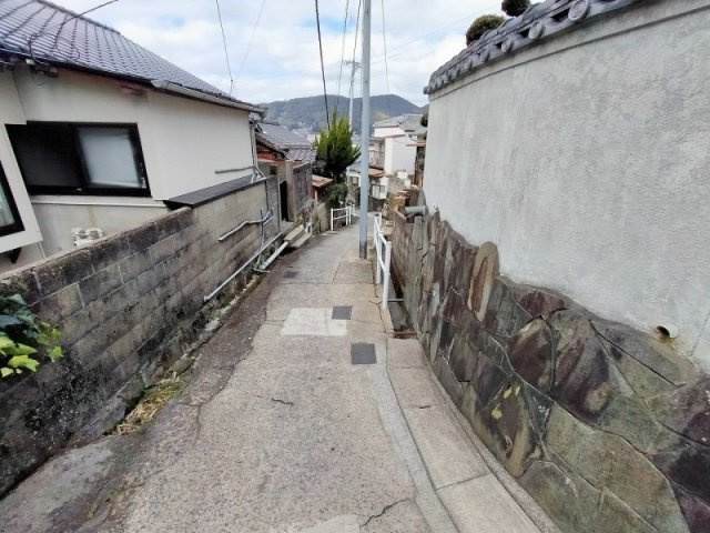 峰坂町土地の前面道路含む現地写真|前面道路