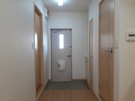 明るい玄関です