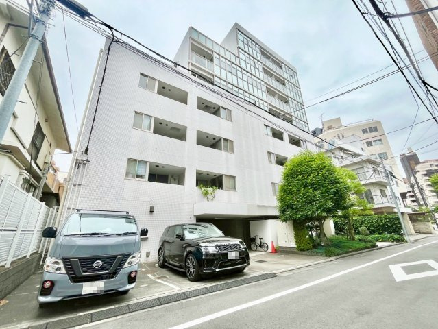 ブランクレア代々木公園の外観|2026.05.23撮影

現地ご見学希望・資料請求などお気軽にお問い合わせ下さい！
03-5990-5201