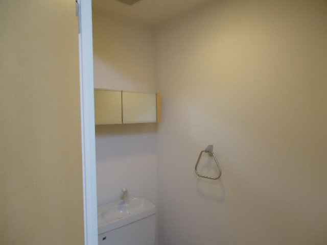 トイレ上部収納（イメージ）