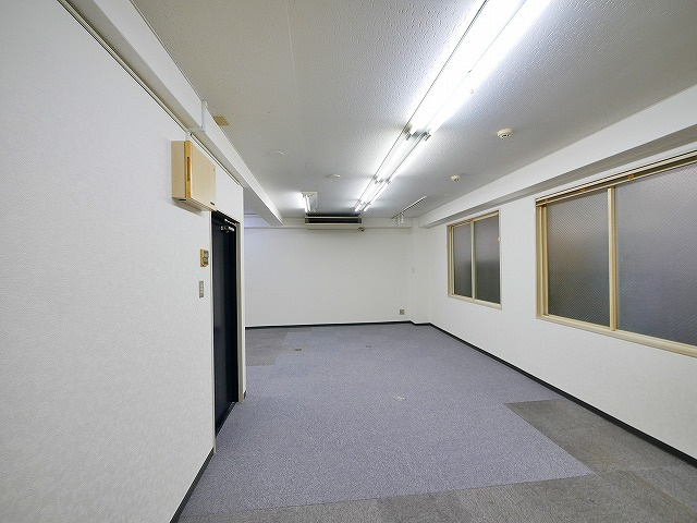 松井ビルの内装