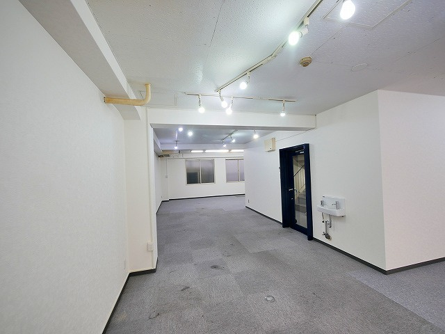松井ビルの内装