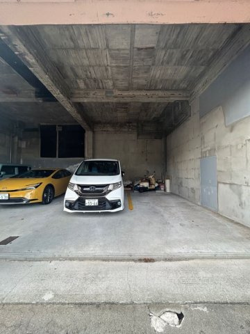 谷岡マンションの駐車場|カースペースがあります