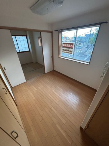 谷岡マンションの居間・リビング|ゆったりとした居間です