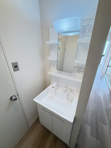 鯉川マンションの洗面所
