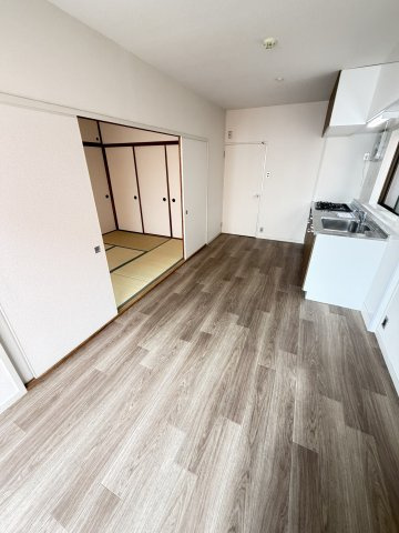 鯉川マンションの居間・リビング