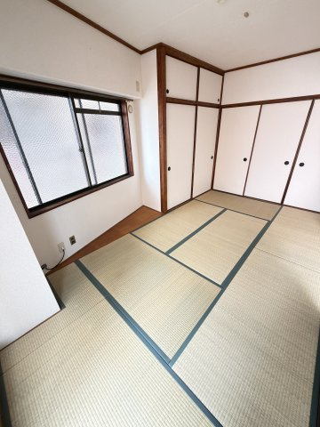 鯉川マンションの和室