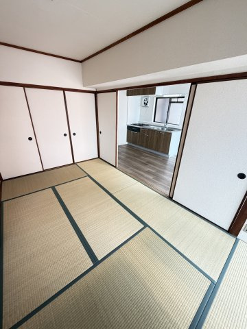 鯉川マンションの和室