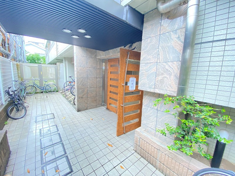 ディム三宿のエントランス