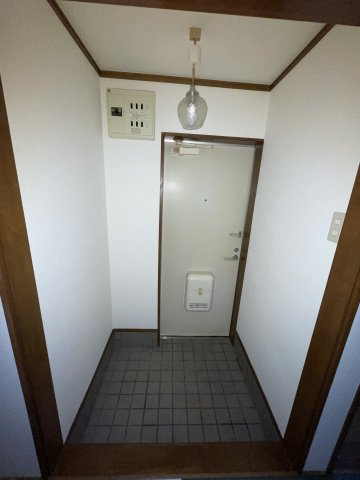 嶋田ハイツの玄関