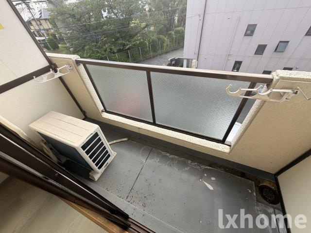 ウエストコートのバルコニー