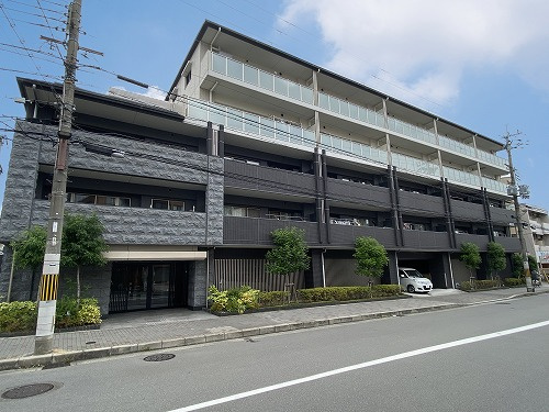 プレサンスロジェ洛北の外観