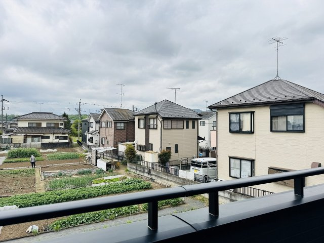 八王子市　上壱分方町　新築一戸建て　１８期のバルコニー|～陽当たりの良いバルコニー　洗濯物がよく乾きそうです～
