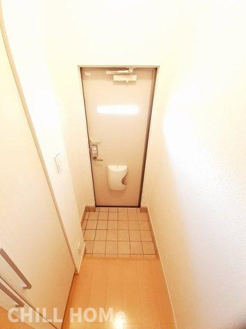 エレナメゾンＡの玄関|当社、チルホームのHPもご覧ください(^^)/物件情報多数♪