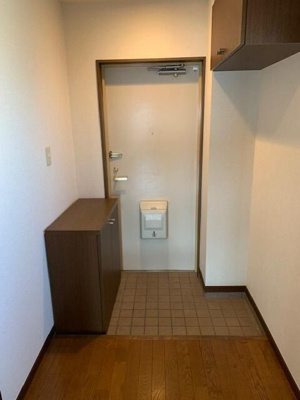 【玄関】 | ジョイスタービル | 落ち着いた玄関です