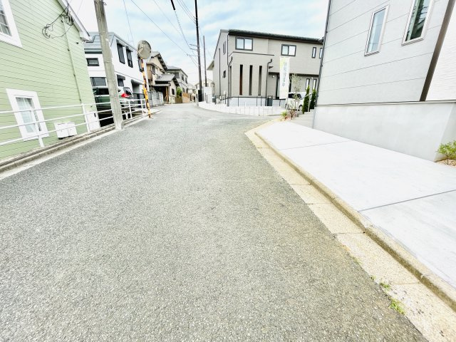 千葉市緑区誉田町1丁目830番〈2期〉の前面道路含む現地写真