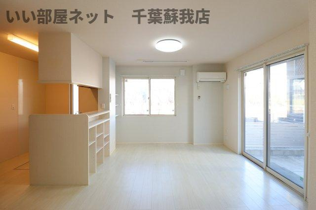 GrandBonheurの居間・リビング|こちらのリビングで趣味の時間をお楽しみください