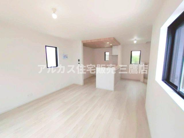 【内覧動画公開中！】府中市多磨町2丁目 西武多摩川線 多磨駅 新築戸建の居間・リビング