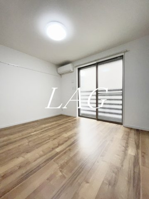 【居間・リビング】 | ＲＥＶＥ大宮 | 洋室のお部屋です。