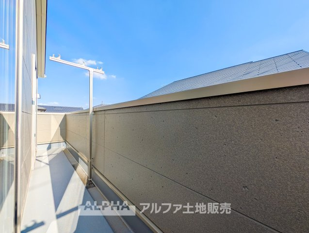 ~武蔵村山残堀3棟~ Newly built houseのバルコニー|【roof balcony】
◆ルーフバルコニー◆外とつながるゆとりののある暮らし。室内とは違う空気感が、日々の生活にほどよい変化を与えてくれます。