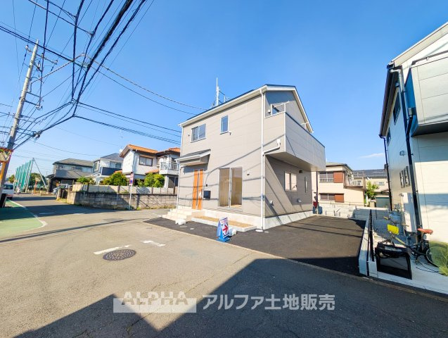 ~武蔵村山残堀3棟~ Newly built houseの展望|【Balcony】◆バルコニー◆日当たりの良いバルコニーは、洗濯物がよく乾くだけでなく、外の空気を感じながらひと息つける場所。暮らしに心地よい余白をもたらします。