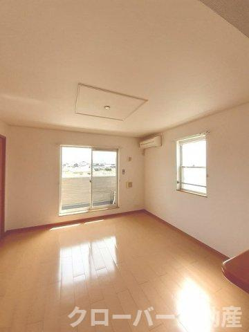 スワン　ＫＩＴＡＭＵＲＡ　Ｄの居間・リビング