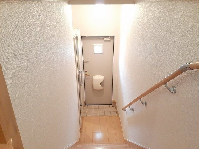 グレイス春日の玄関