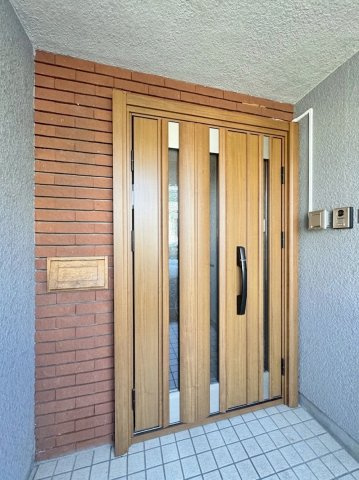 新琴似10条1丁目　一戸建ての玄関|風除室