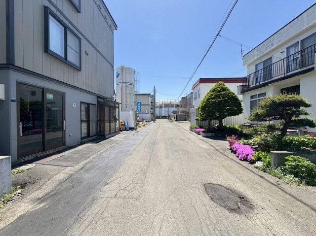 新琴似10条1丁目　一戸建ての前面道路含む現地写真|前面道路