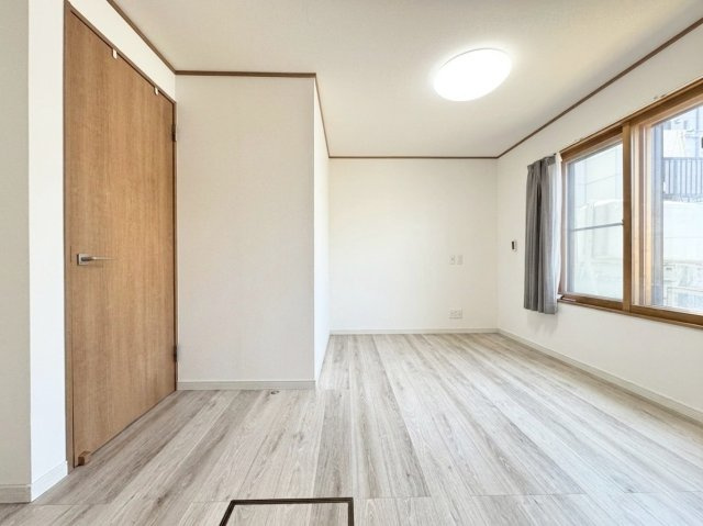 新琴似10条1丁目　一戸建ての洋室|1階洋室　※バーチャル加工により一部家具等を削除しております。