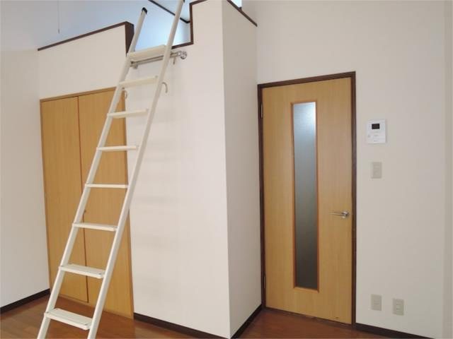 川崎市多摩区菅５丁目のアパートの洋室
