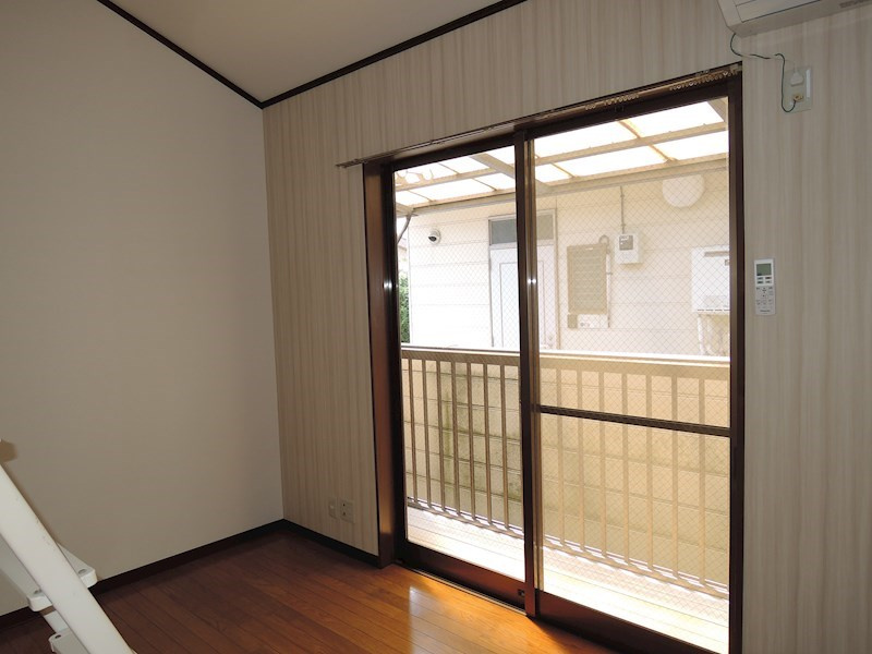 川崎市多摩区菅５丁目のアパートのバルコニー