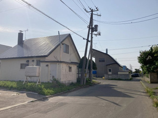 【前面道路含む現地写真】 | 石狩市花川北２-５ 土地 | 北西側15ｍ・北東側13ｍの間口のとれるお土地です♪