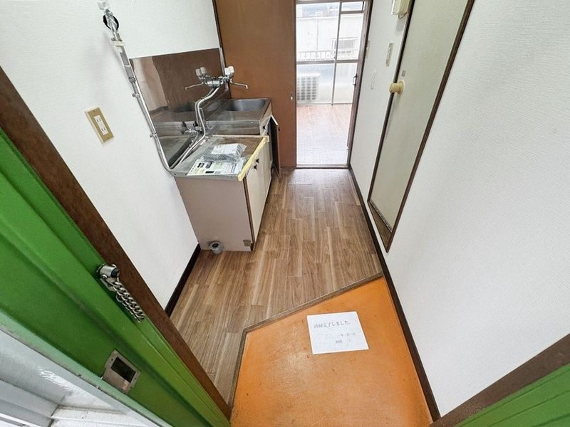 深谷市上柴町東５丁目の賃貸マンションの玄関