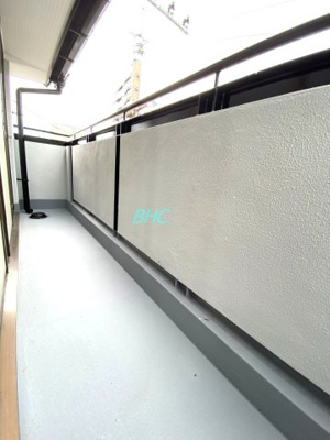 【バルコニー】 | 長等２丁目 | 気持ちのいい爽やかな風を感じられるバルコニー。心躍る素敵な暮らしがはじまります。