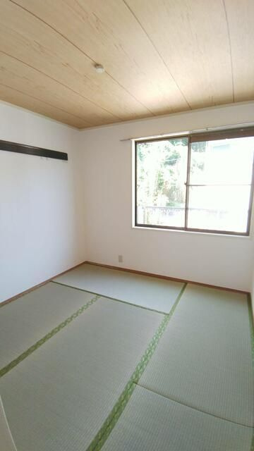 ヒルズ小矢部の和室