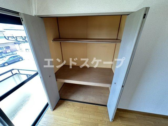 メゾンリヴェールの収納|高崎、前橋のお部屋探しはエンドスケープまで！お客様の理想お聞かせ下さい♪
