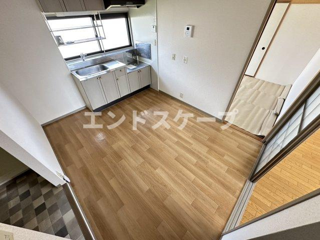 メゾンリヴェールの居間・リビング|高崎、前橋のお部屋探しはエンドスケープまで！お客様の理想お聞かせ下さい♪