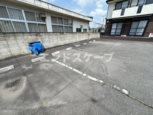 メゾンリヴェールの駐車場|高崎、前橋のお部屋探しはエンドスケープまで！お客様の理想お聞かせ下さい♪