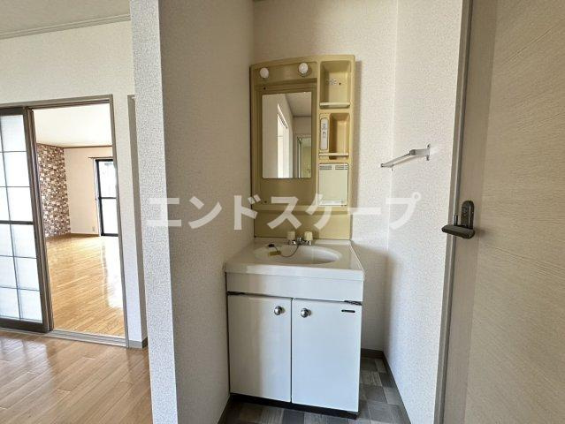 メゾンリヴェールの洗面所|高崎、前橋のお部屋探しはエンドスケープまで！お客様の理想お聞かせ下さい♪