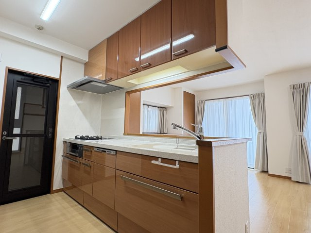 ホワイトキャッスル朝日ヶ丘のキッチン|浄水器一体型シャワー水栓