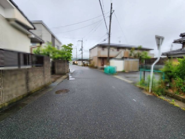 亀岡市篠町野条イカノ辻南の前面道路含む現地写真|前面道路は、約6.0ｍあり、広々としています！