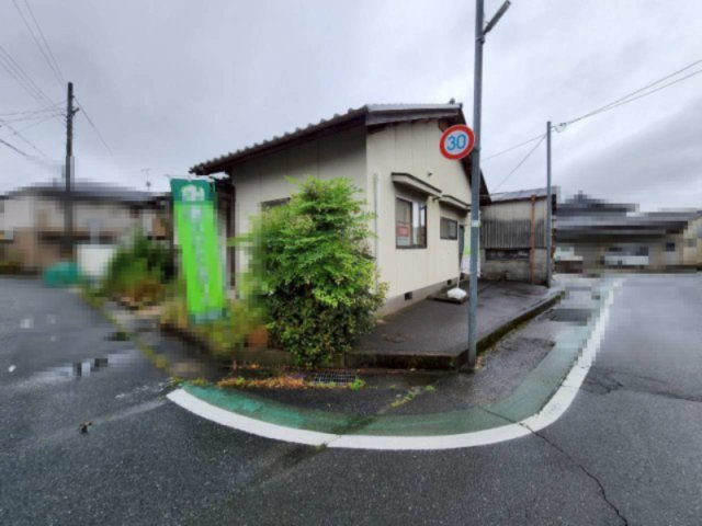 亀岡市篠町野条イカノ辻南の前面道路含む現地写真|建物解体いたします！！