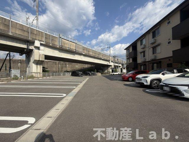 アベニール新八代の駐車場