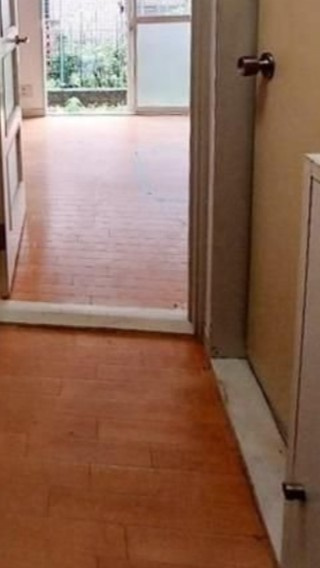 越谷市北越谷３丁目のアパートの玄関