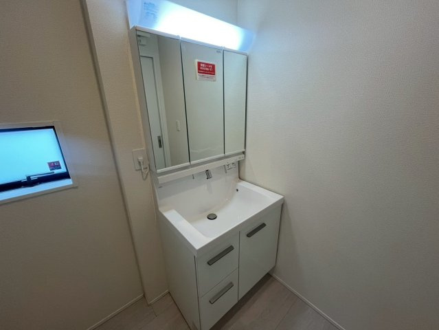 南城市知念安座真3期　新築戸建て　3号棟の独立洗面台