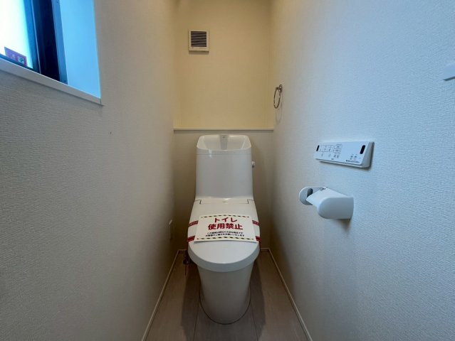 南城市知念安座真3期　新築戸建て　3号棟のトイレ
