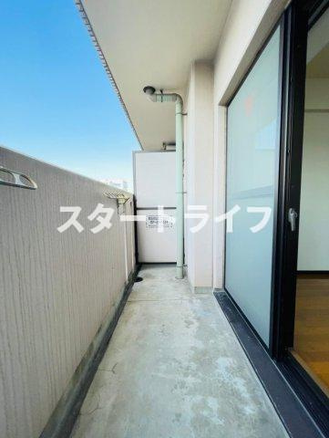 大阪市淀川区西中島１丁目の賃貸マンションのバルコニー