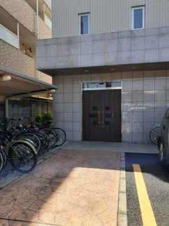 【エントランス】