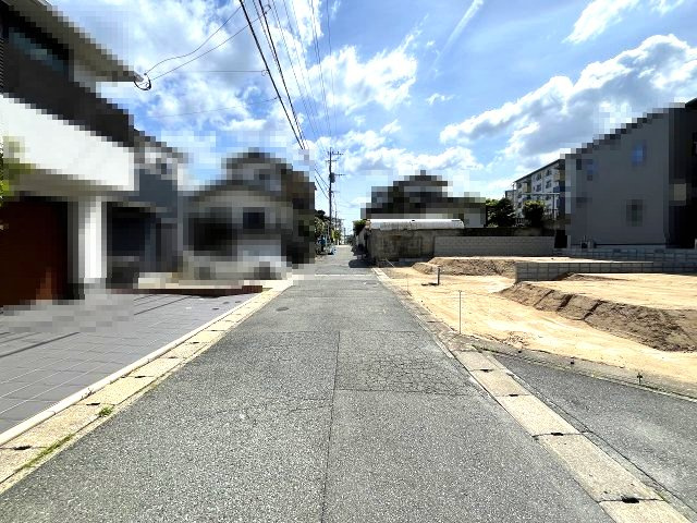 【その他】 | 福岡市城南区茶山4丁目1期　2号棟（全2棟）【仲介手数料無料・0円】 | 現地写真。前面道路です。